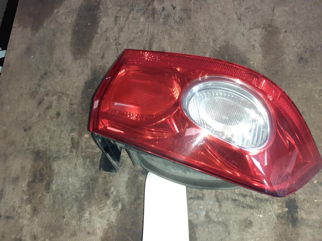 Feu arriere principal gauche (feux)
