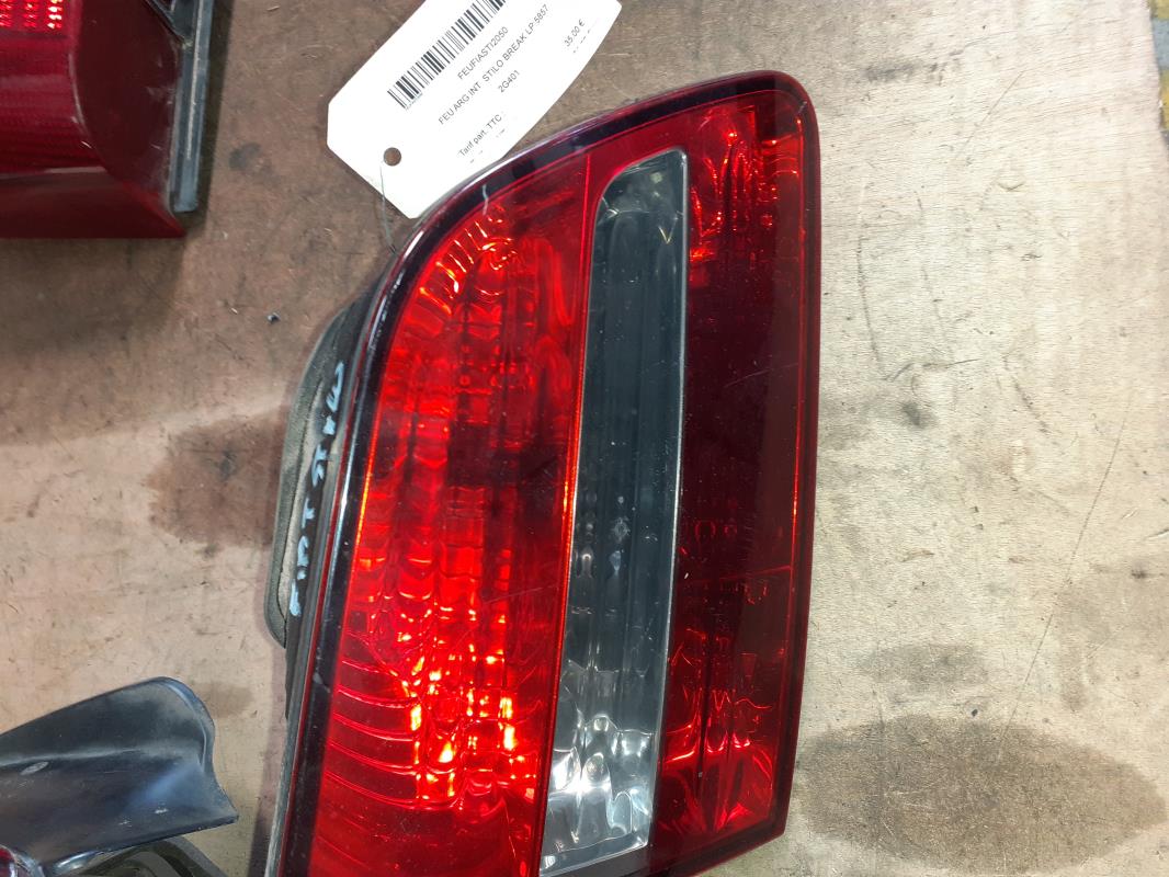 Feu arriere secondaire gauche (feux) FIAT STILO BREAK Diesel - 1