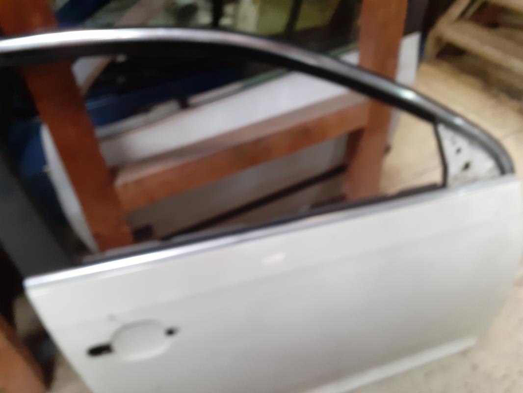 Porte avant droit