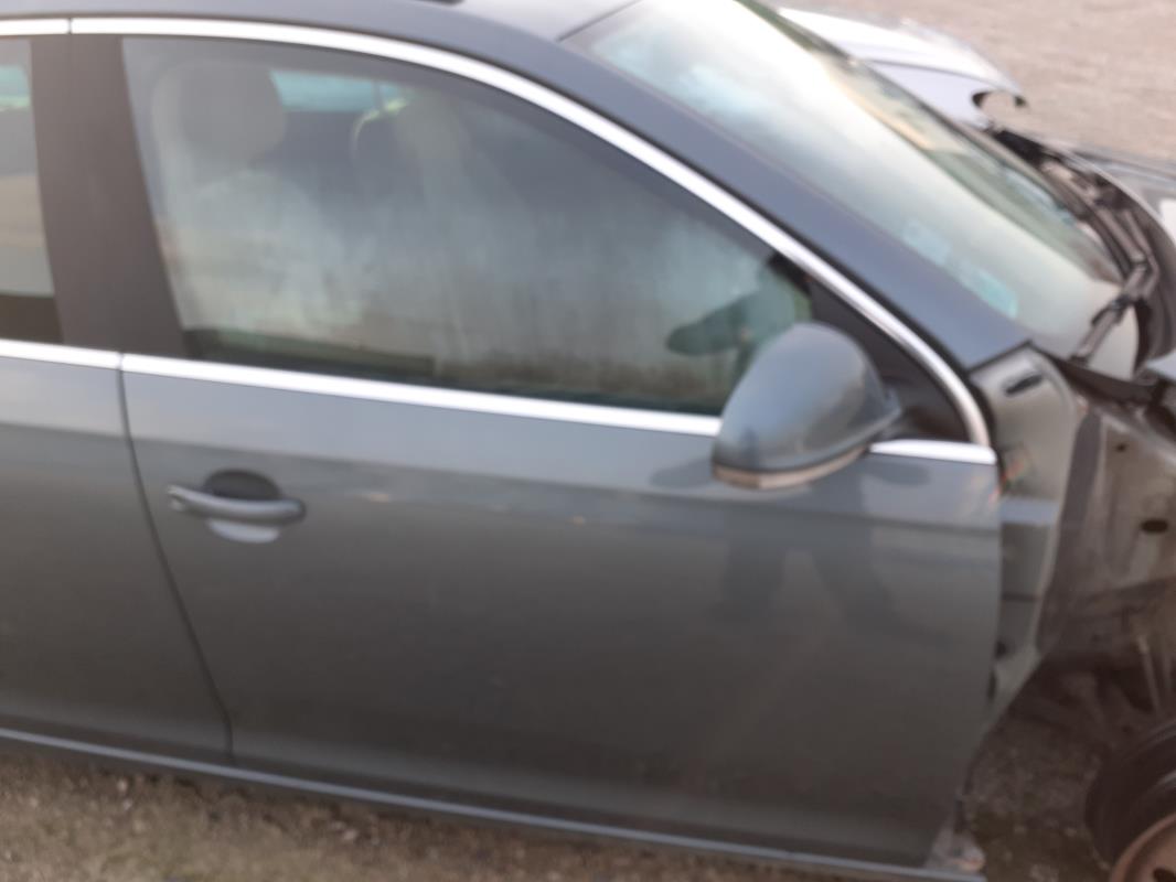 Porte avant droit