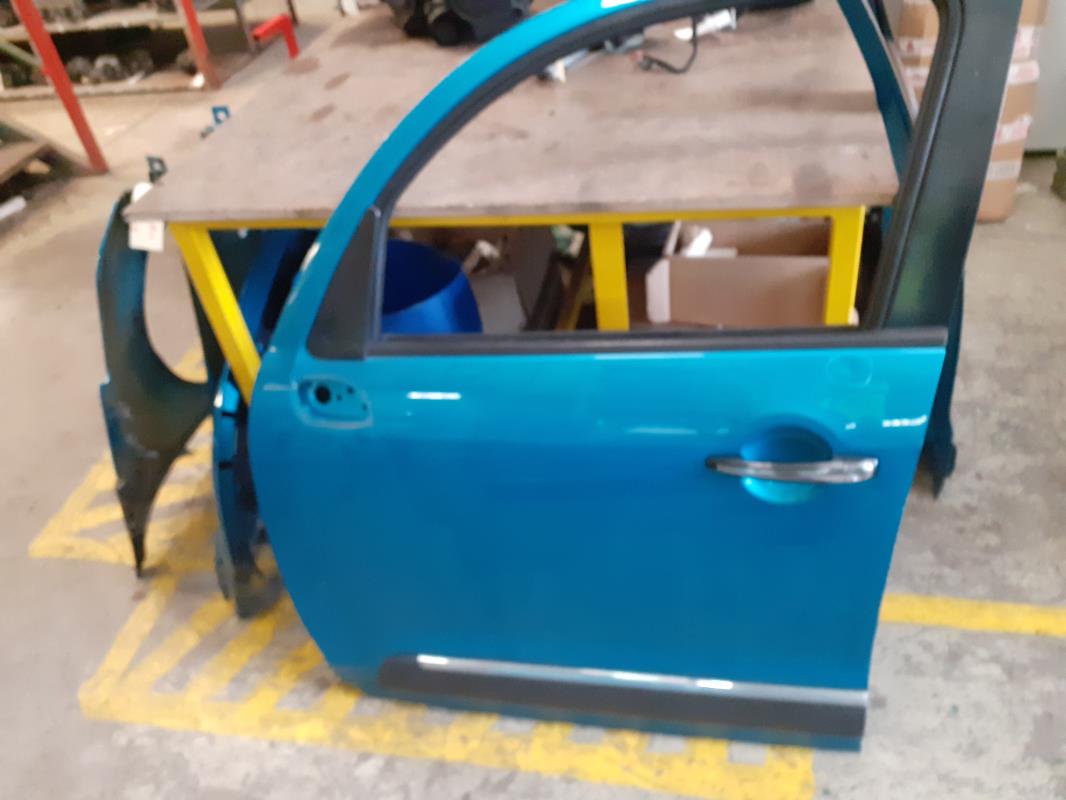Porte avant droit