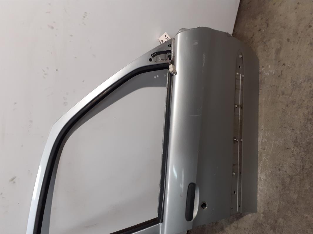 Porte avant droit