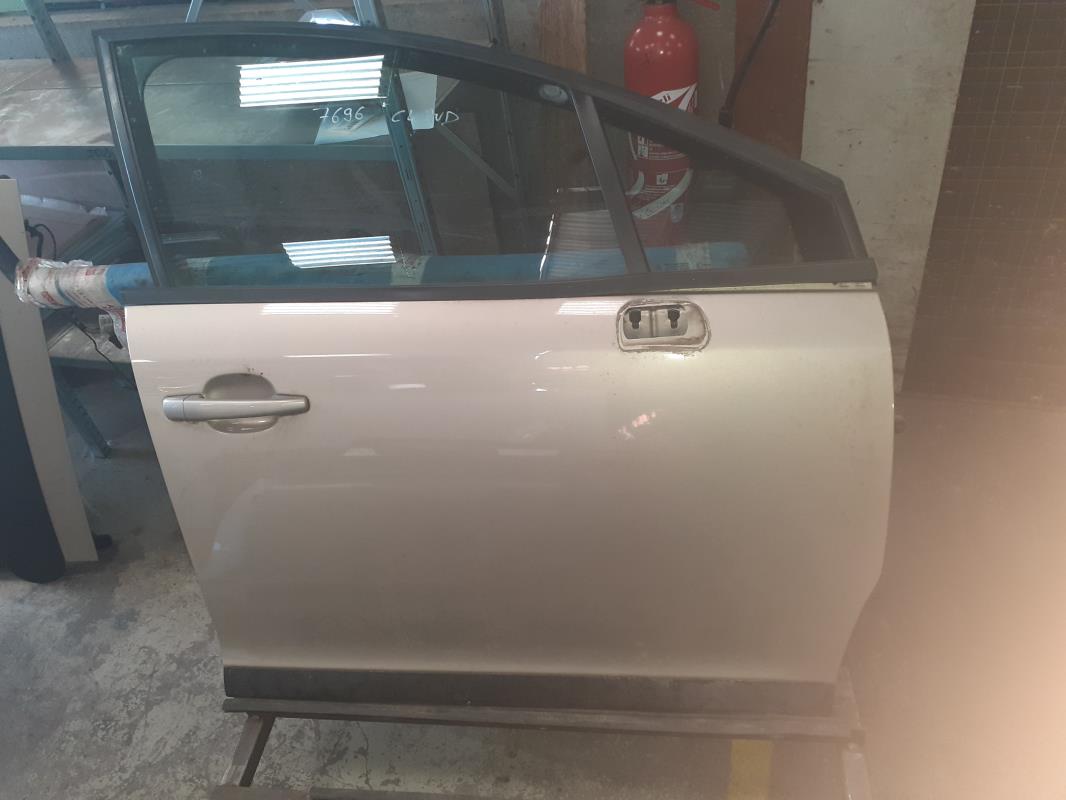 Porte avant droit
