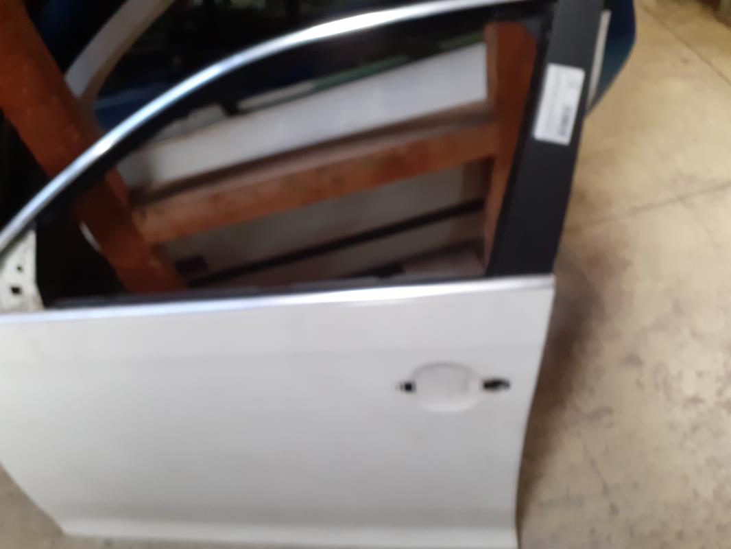 Porte avant gauche