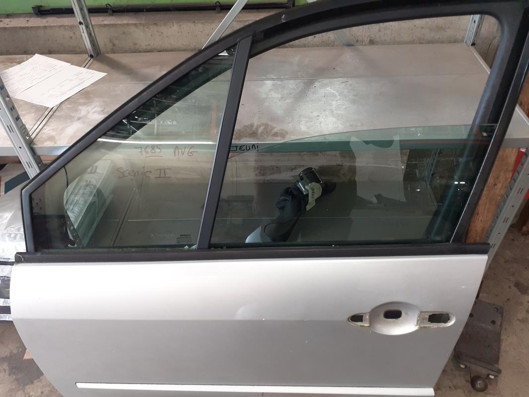 Porte avant gauche