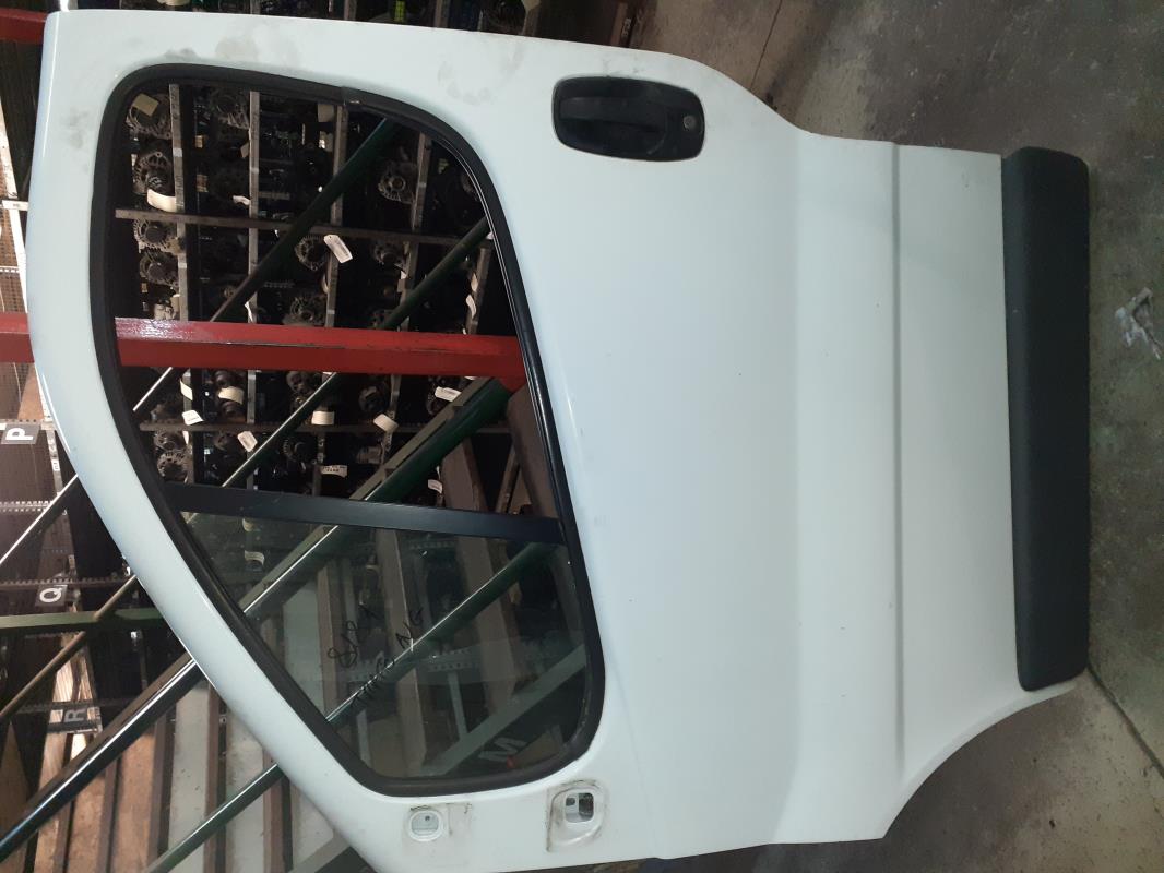 Porte avant gauche