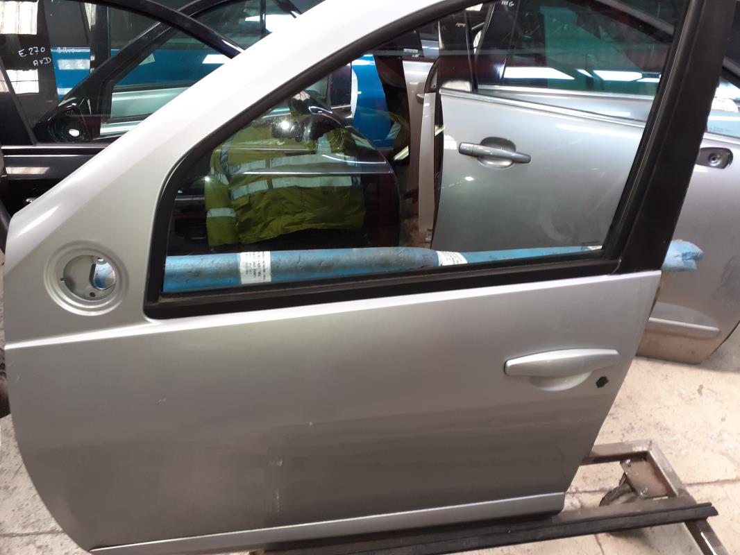 Porte avant gauche