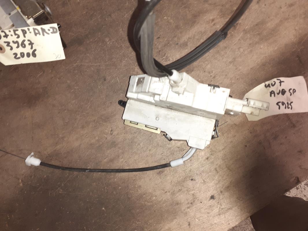 Serrure avant droit PEUGEOT 407 PHASE 1 Diesel - 1