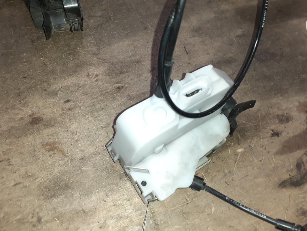Serrure avant gauche RENAULT SCENIC 2 PHASE 2 Diesel - 1