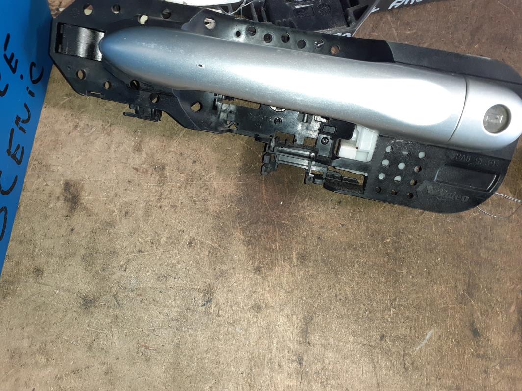 Poignee porte avant gauche RENAULT SCENIC 3 PHASE 1 Diesel - 1