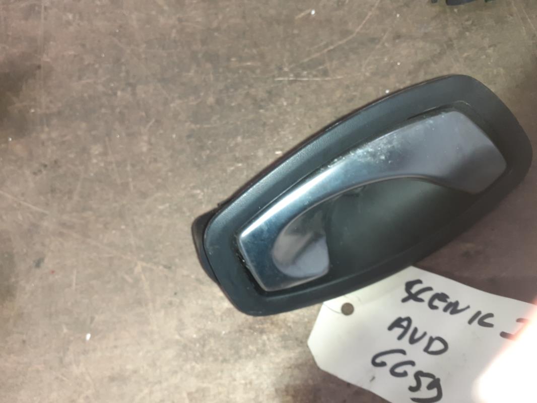 Poignee interieur avant droit RENAULT SCENIC 3 PHASE 1 Diesel - 1