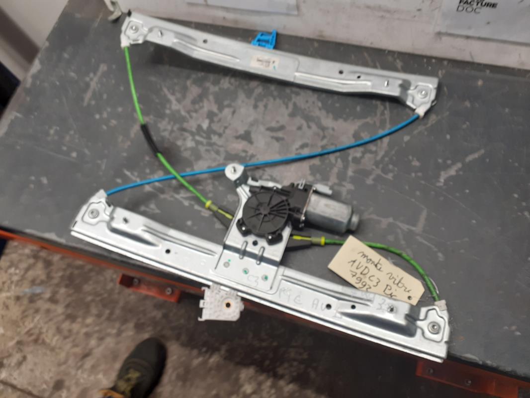Mecanisme de leve vitre electrique avant droit