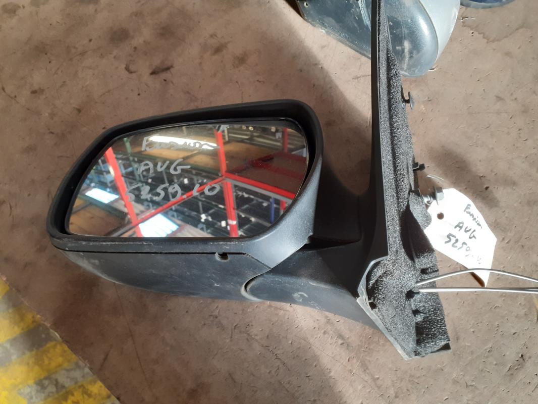 Retrovisor izquierdo