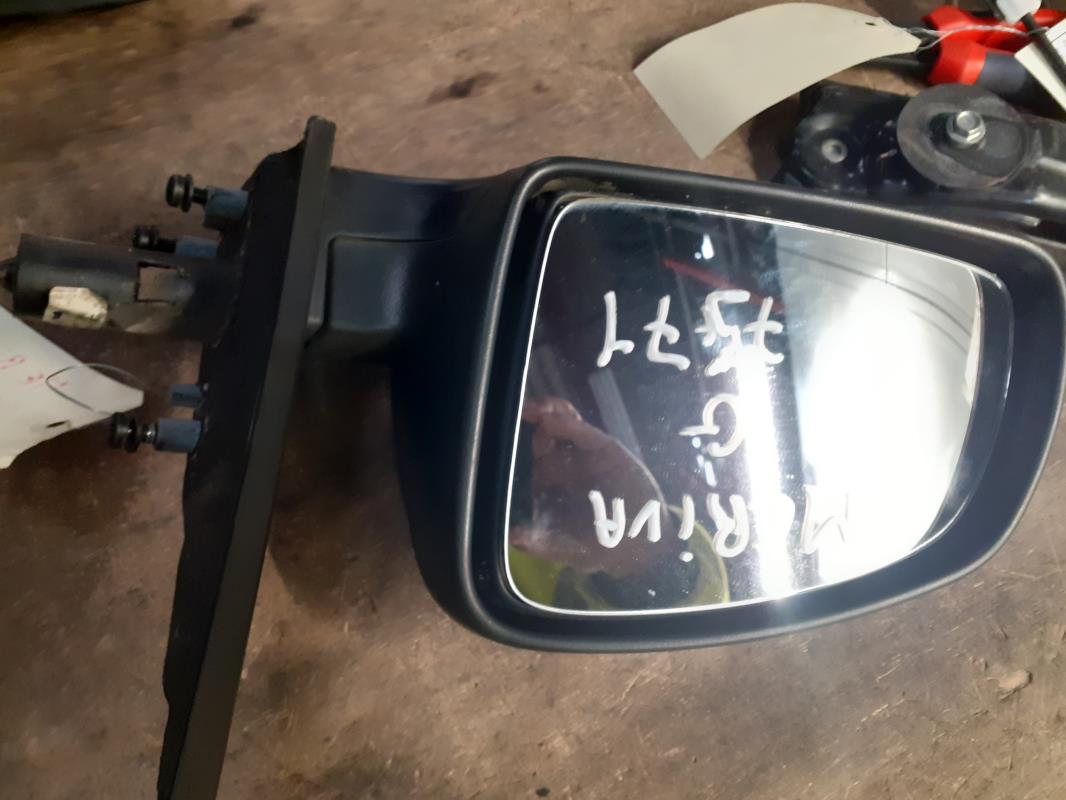 Retrovisor izquierdo