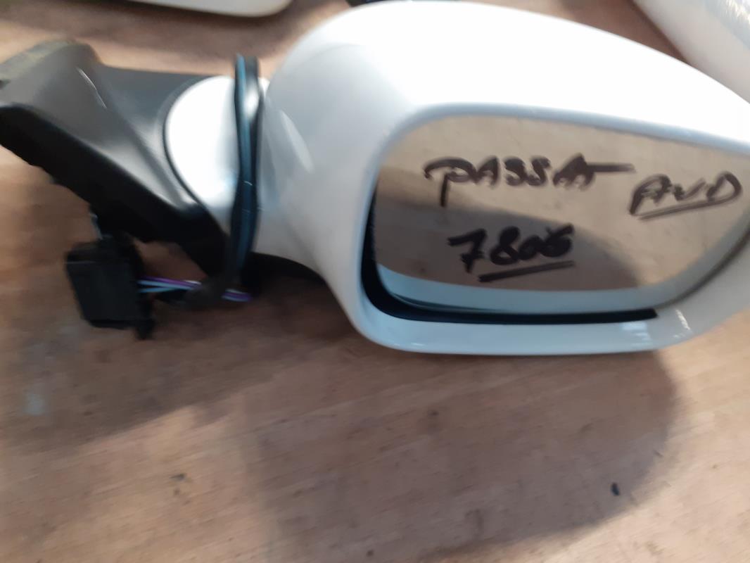 Retrovisor derecho