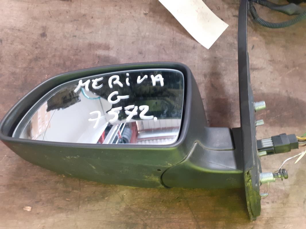 Retrovisor izquierdo