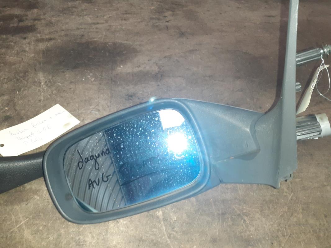 Retrovisor izquierdo