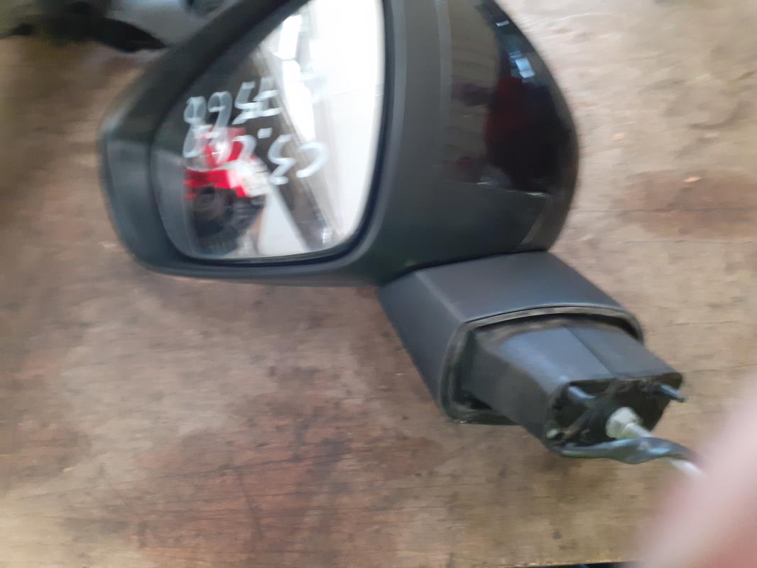 Retrovisor izquierdo