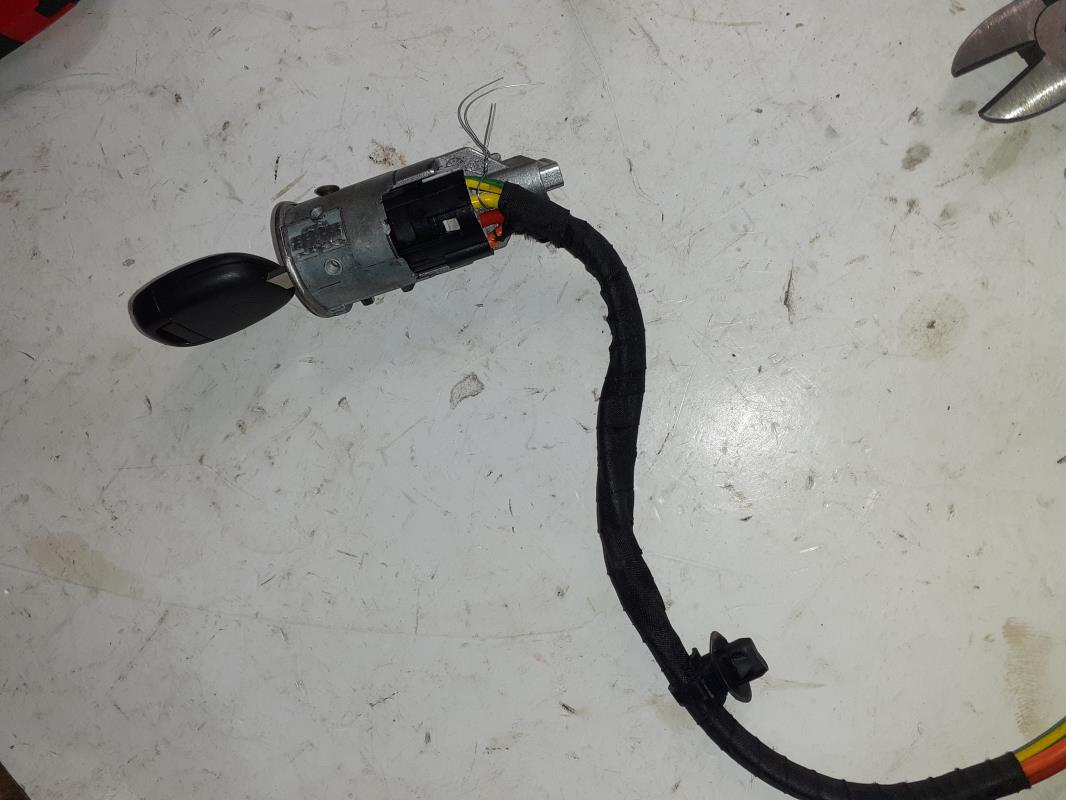 Antivol de direction RENAULT CLIO 2 PHASE 1 Essence - 1