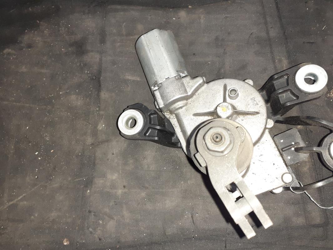 Moteur essuie glace arriere