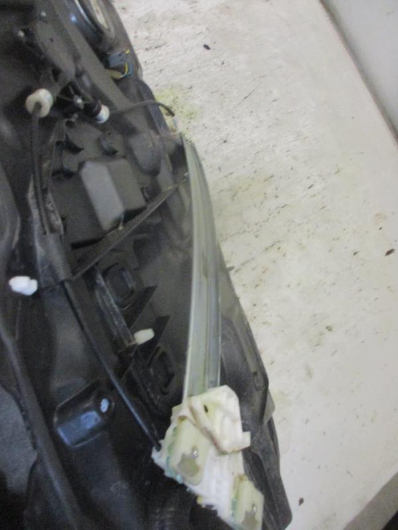 Leve vitre electrique avant droit