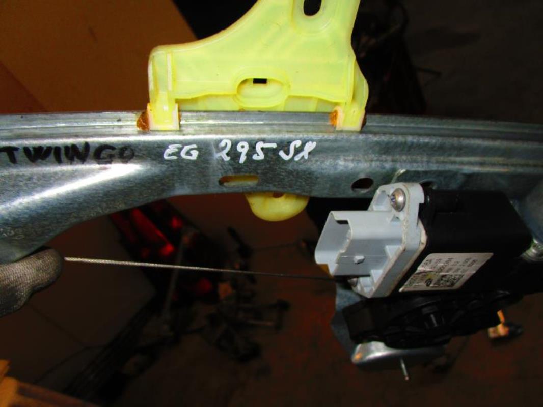 Leve vitre electrique avant gauche