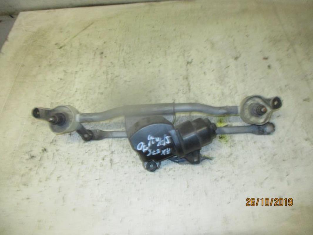 Moteur essuie glace avant