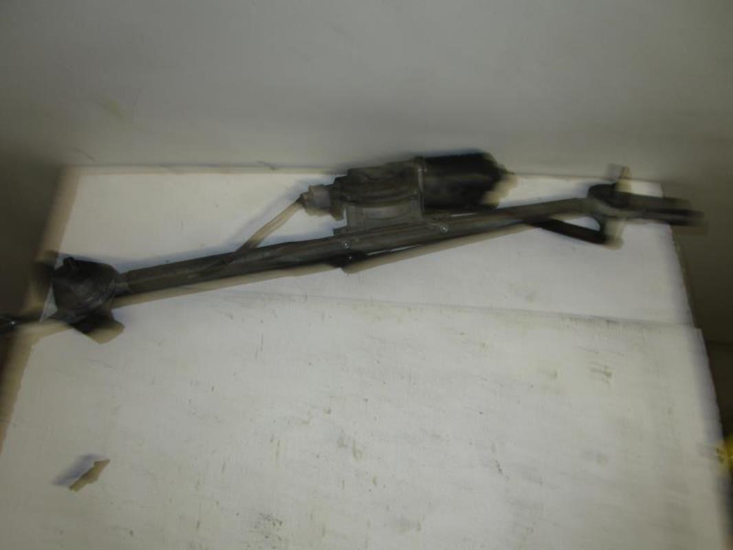 Moteur essuie glace avant