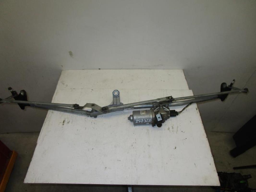 Moteur essuie glace avant
