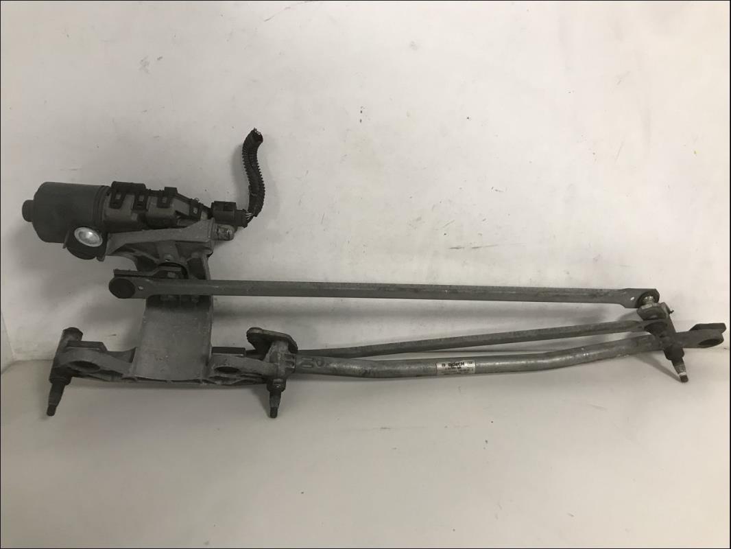 Moteur essuie glace avant