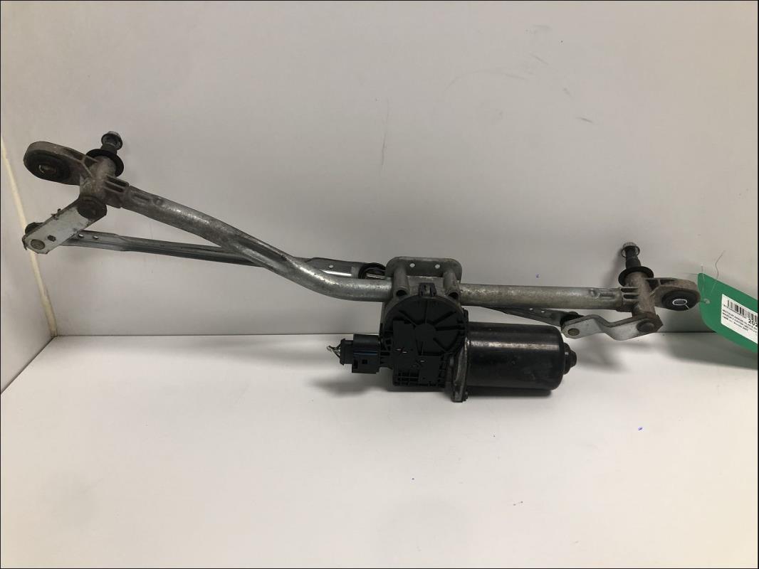 Moteur essuie glace avant