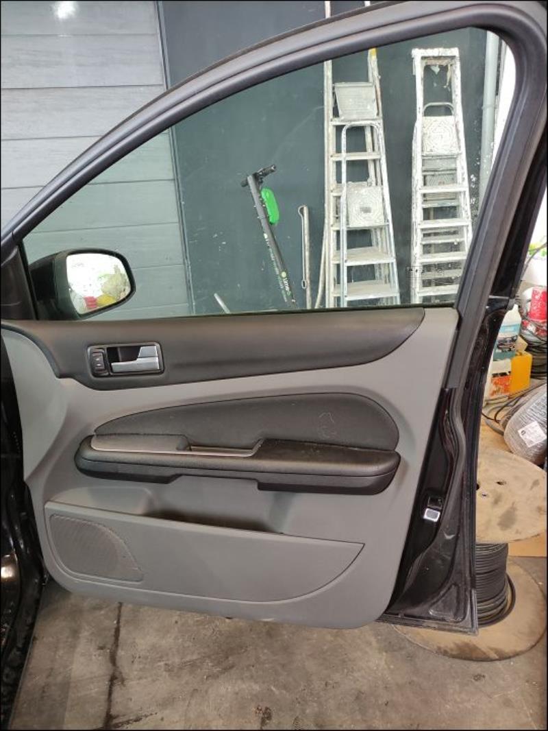 Leve vitre electrique avant droit