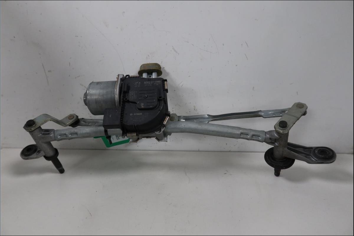 Moteur essuie glace avant