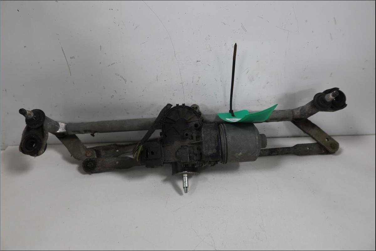 Moteur essuie glace avant
