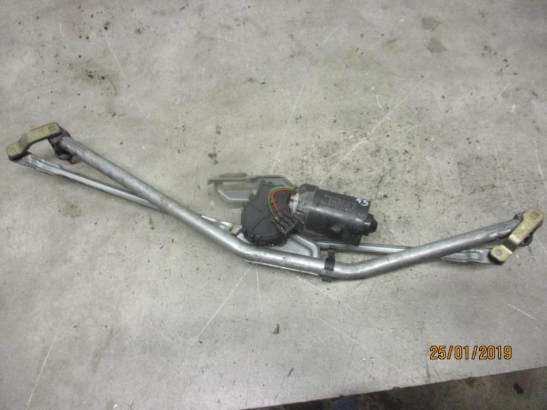 Moteur essuie glace avant