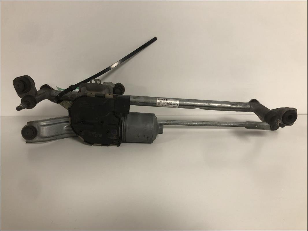 Moteur essuie glace avant