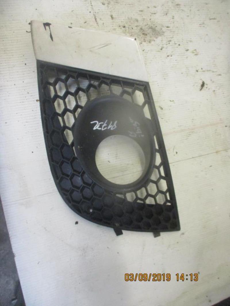 Grille de calandre droite