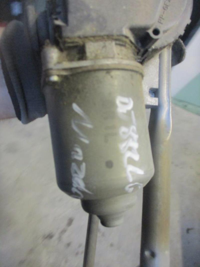 Moteur essuie glace avant