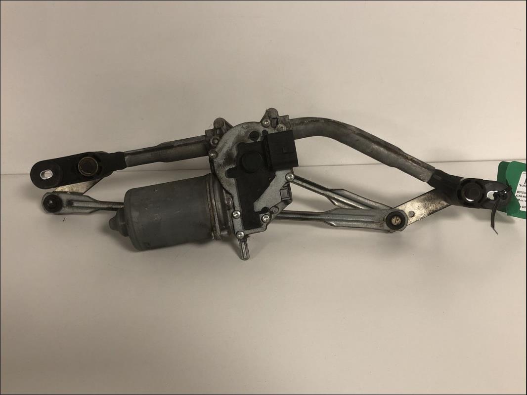 Moteur essuie glace avant