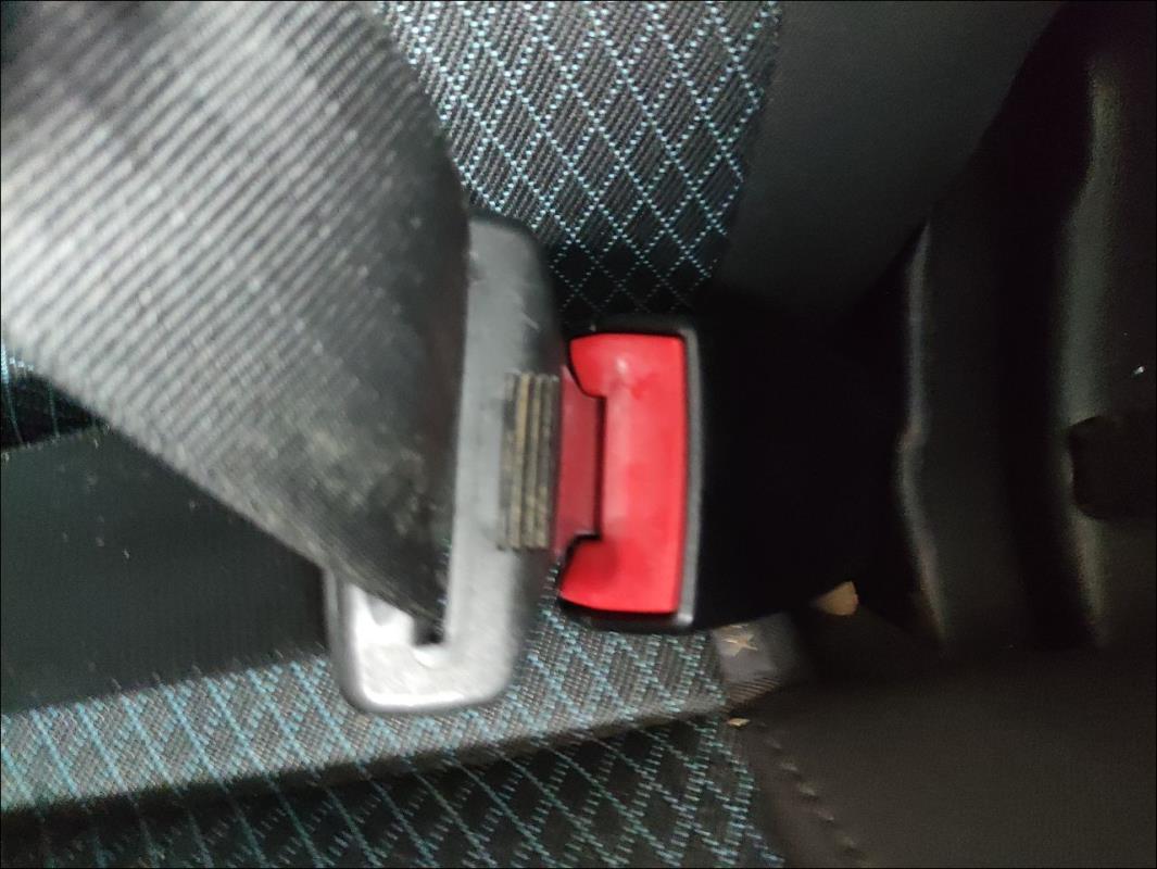 Attache ceinture arriere droit