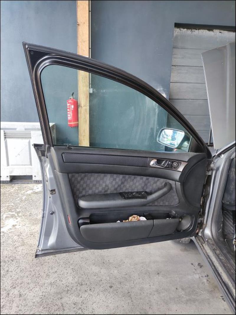 Leve vitre electrique avant gauche