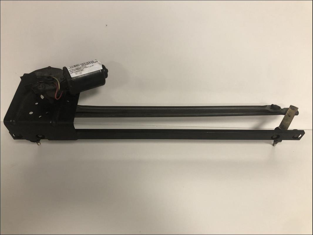 Moteur essuie glace avant