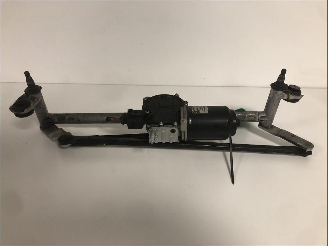 Moteur essuie glace avant