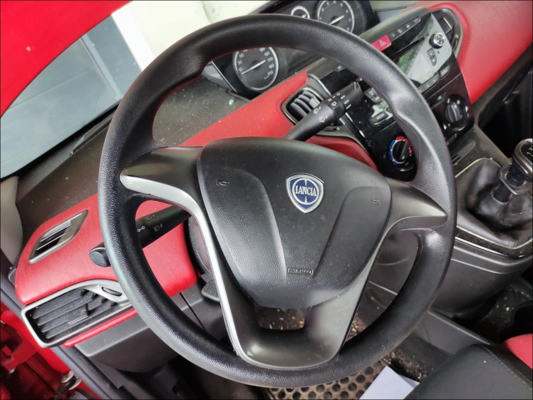 Volant LANCIA YPSILON 5 Essence - 1