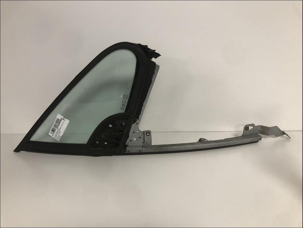Custode avant droit (porte)