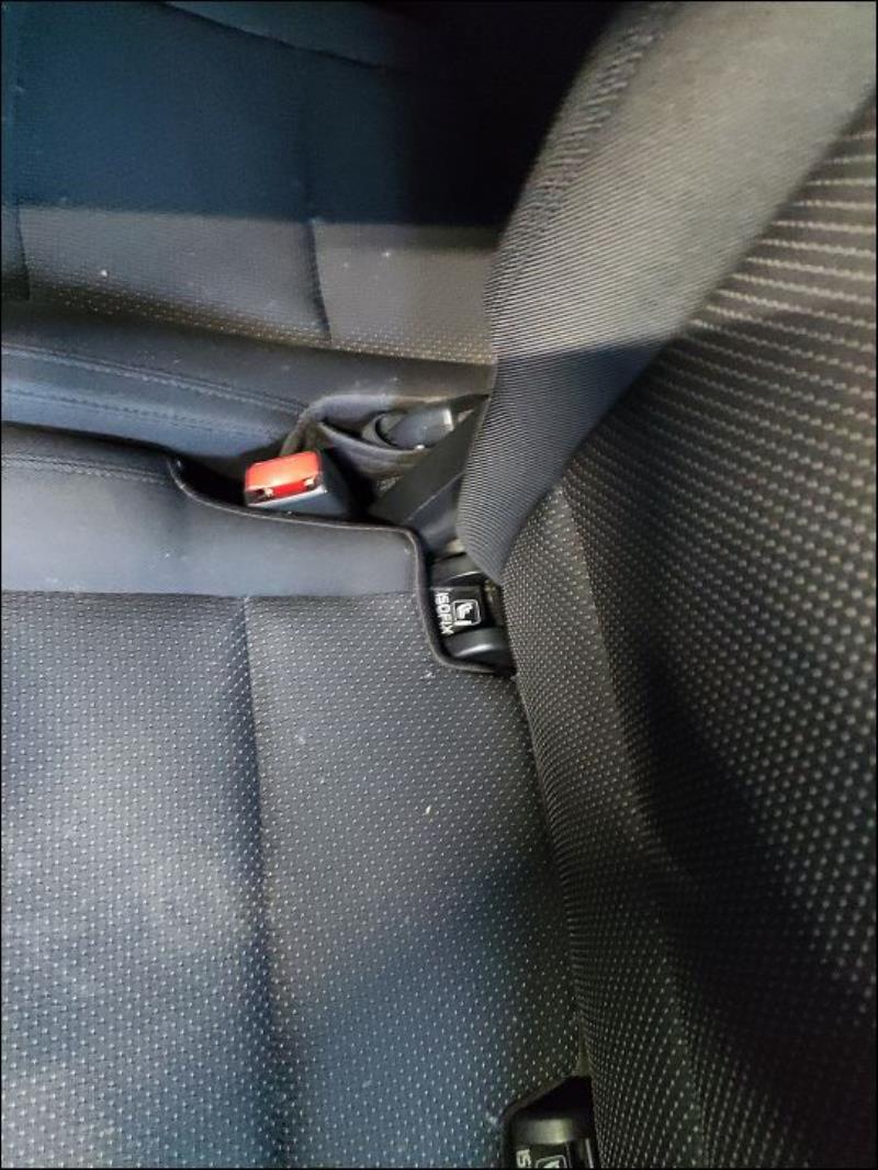 Attache ceinture arriere gauche