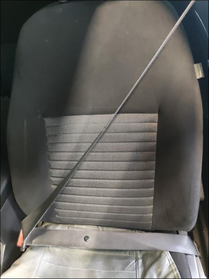 Ceinture avant gauche
