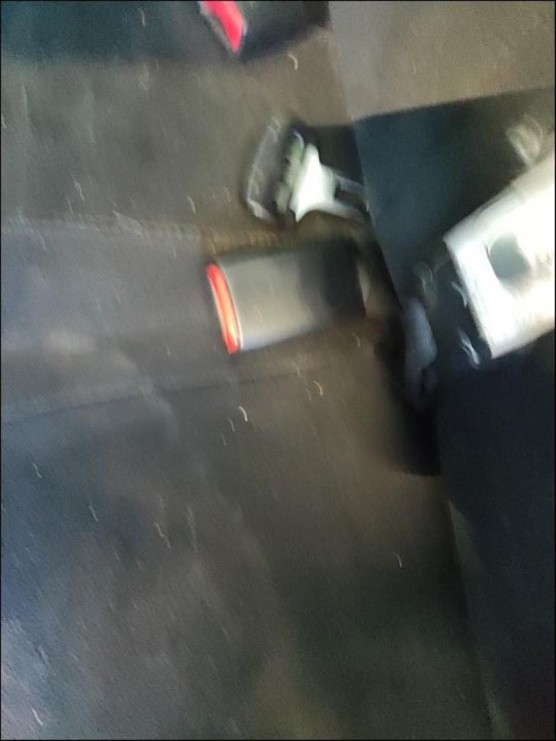Attache ceinture arriere gauche
