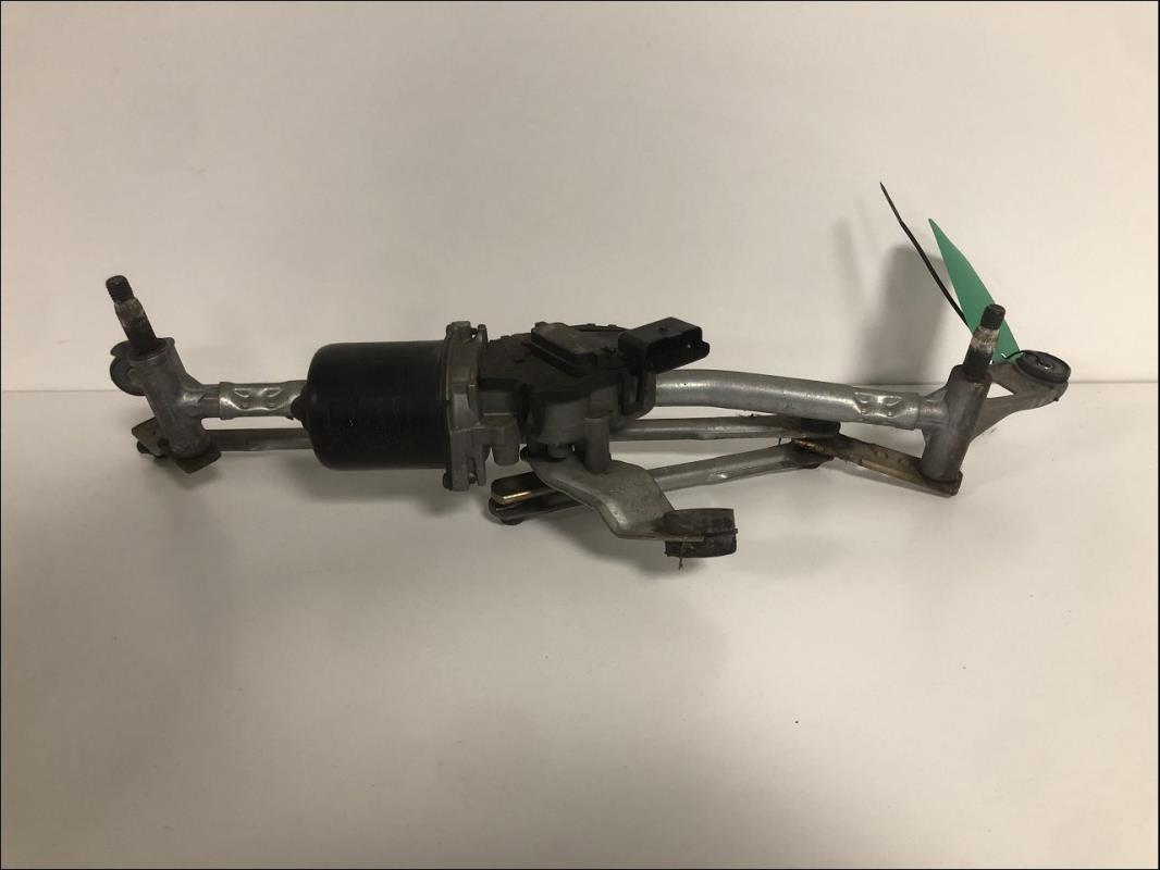 Moteur essuie glace avant