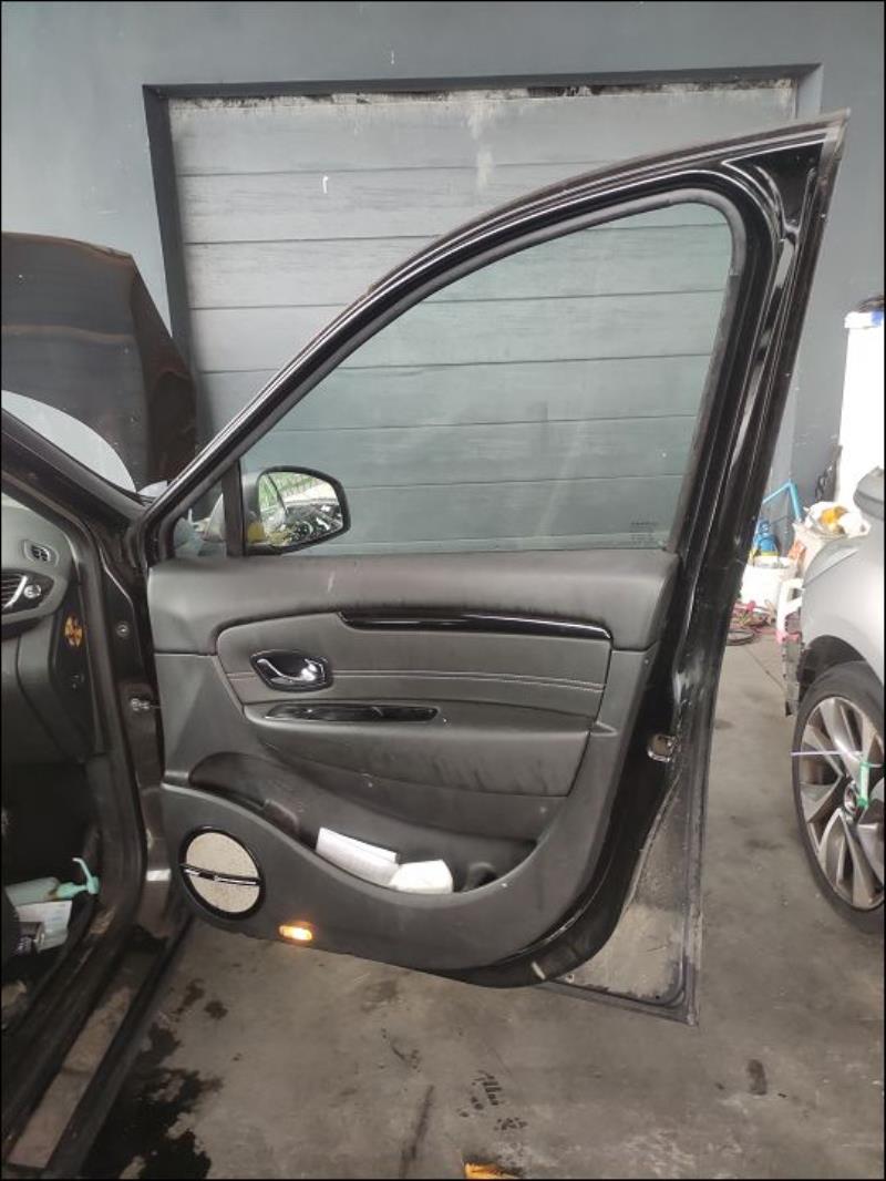 Leve vitre electrique avant droit